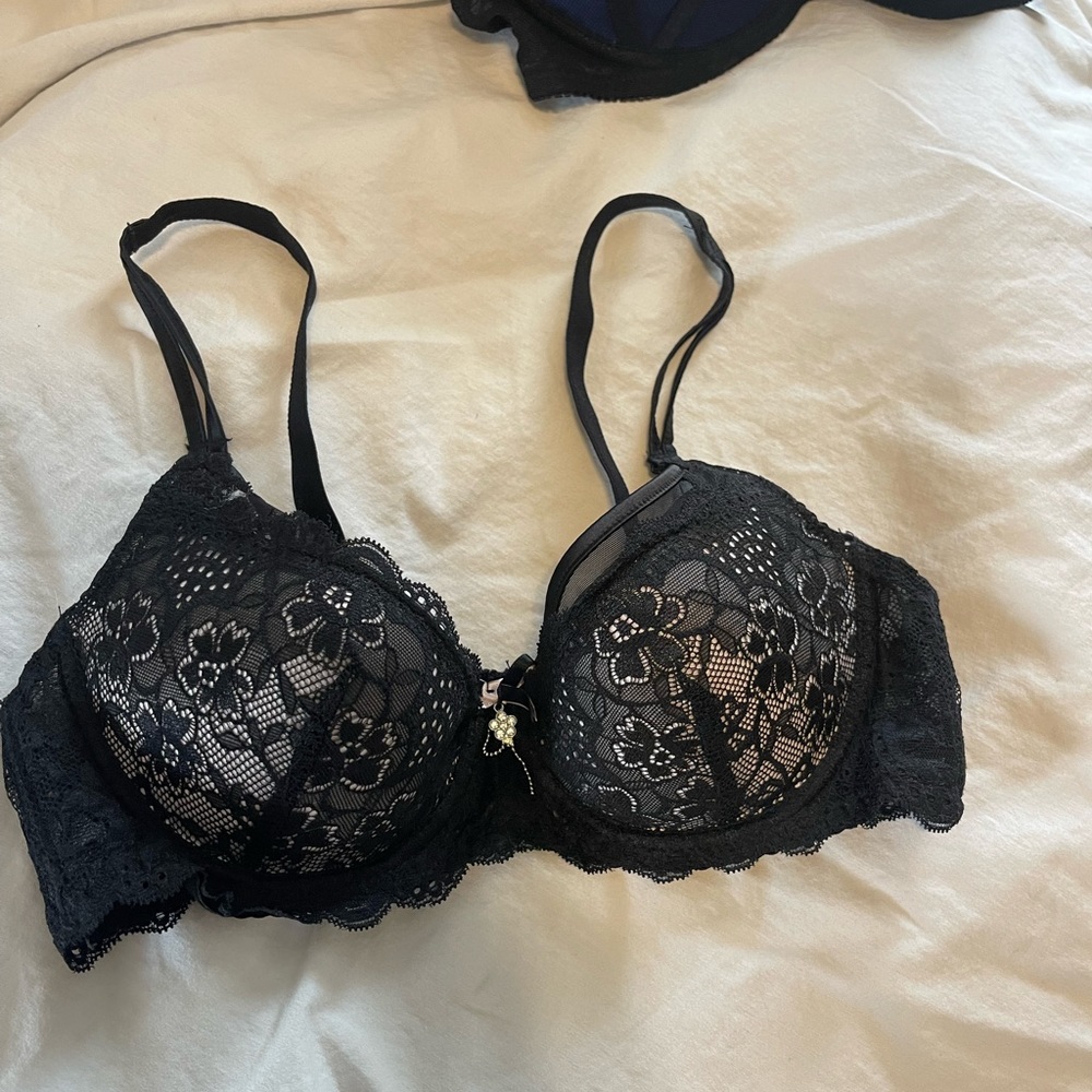 Black lace elegant bra